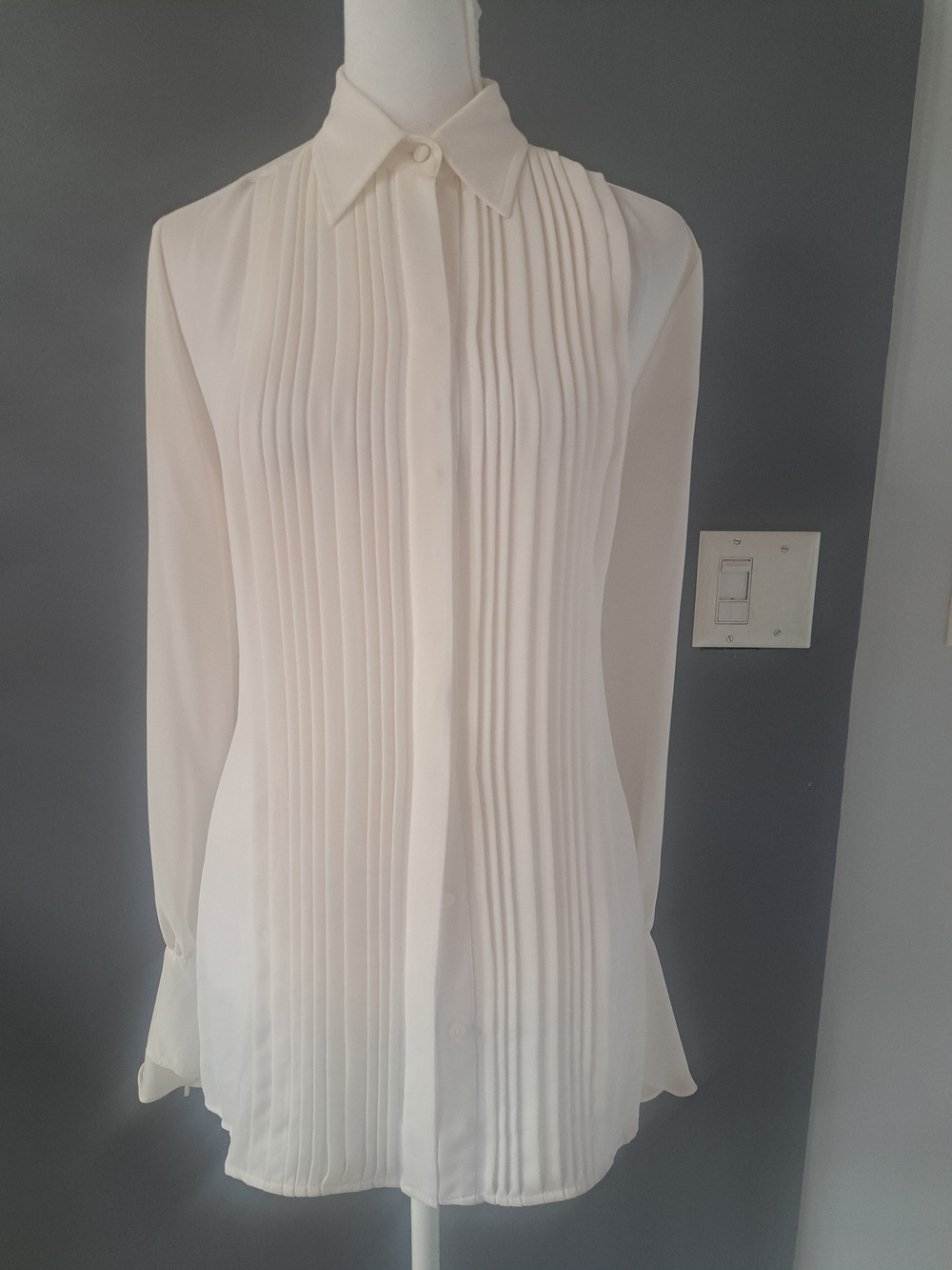 White House Black Market Cream Pleated Button-Down Blouse